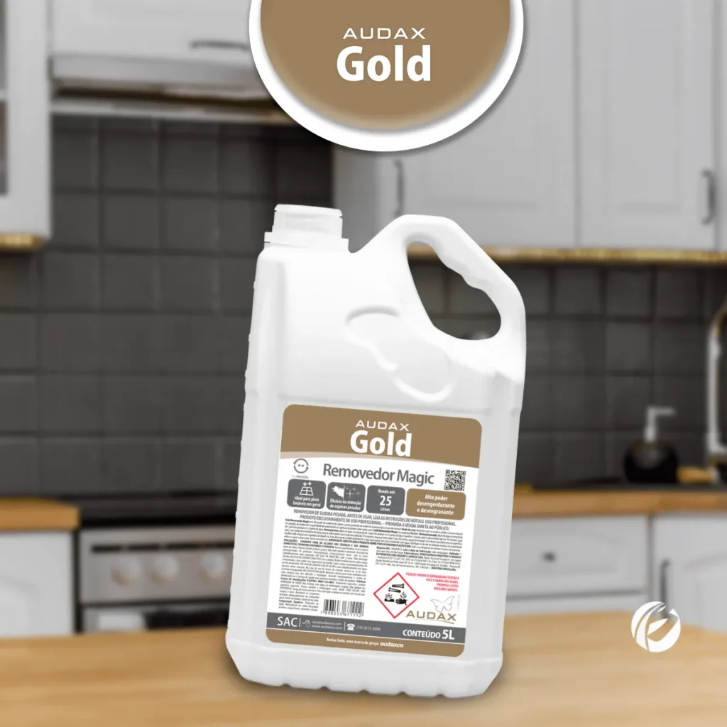 Frasco de 5 litros do Removedor Concentrado Gold Magic, com rótulo em destaque e líquido translúcido, sobre um fundo claro. | Elite M4