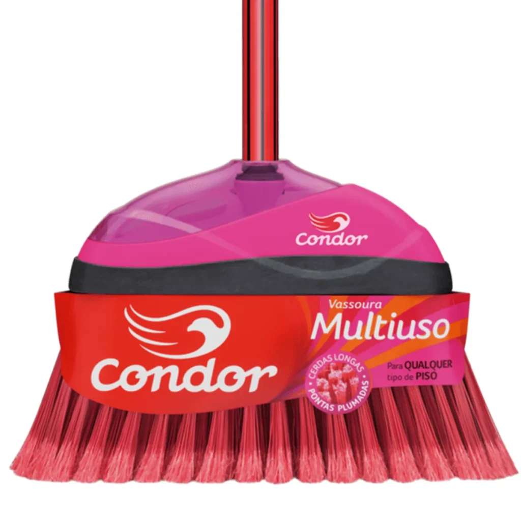 Vassoura Condor V-35 com cabo de 1,20m, apoiada em um canto de um ambiente limpo, com destaque para suas cerdas e o cabo. | Elite M4
